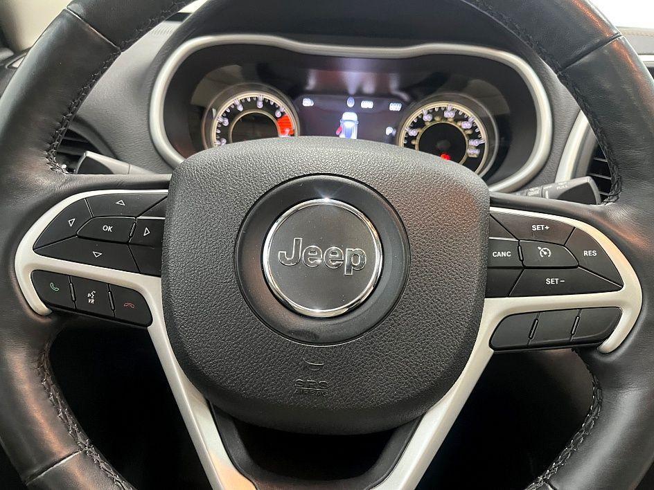 used 2018 Jeep Cherokee car, priced at $15,495