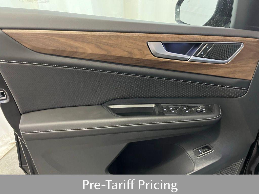 new 2025 Volkswagen Atlas car, priced at $43,841