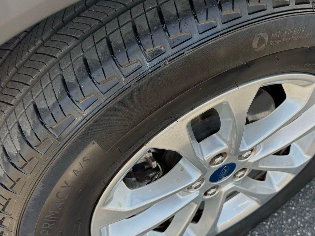 used 2022 Ford Escape car, priced at $19,995