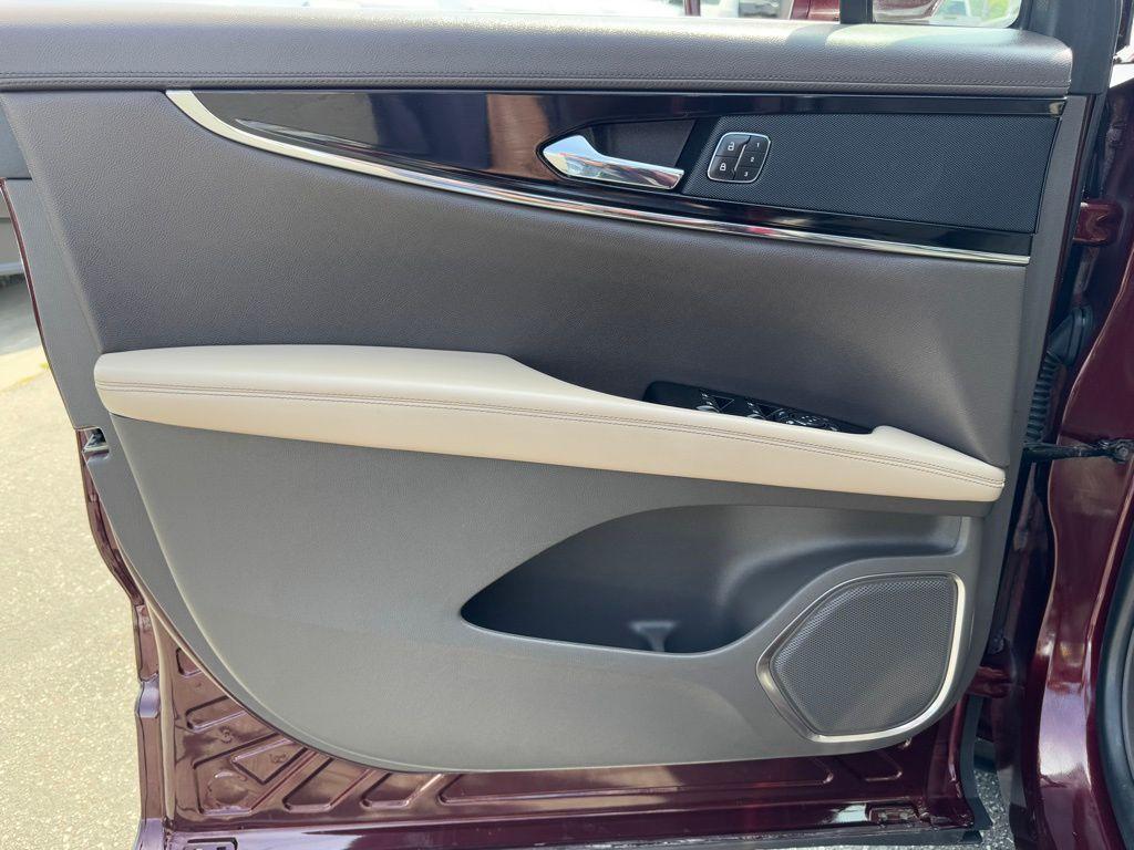 used 2022 Lincoln Nautilus car, priced at $36,588