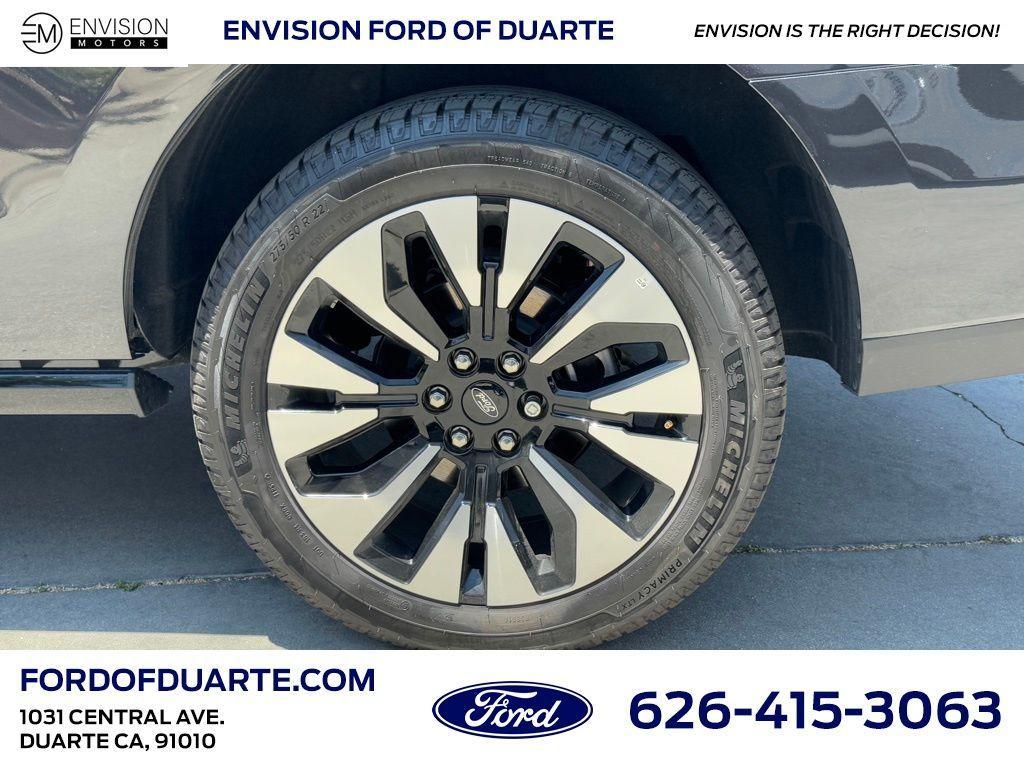 new 2025 Ford Expedition car, priced at $79,790