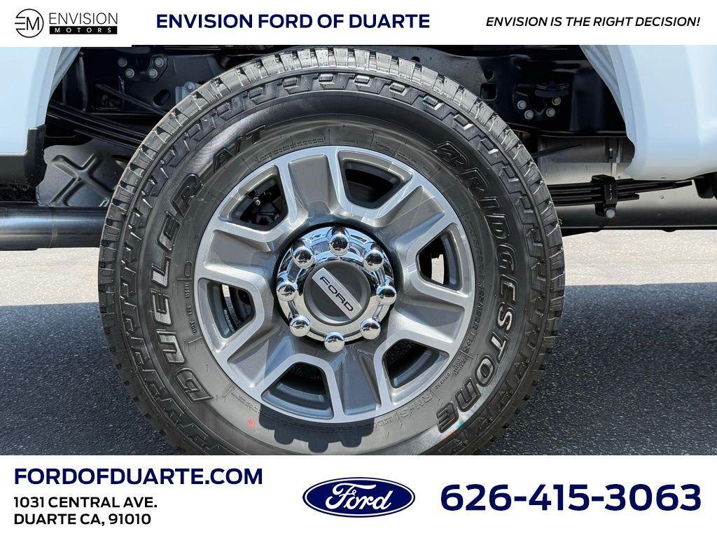 new 2025 Ford F-250 car, priced at $71,380