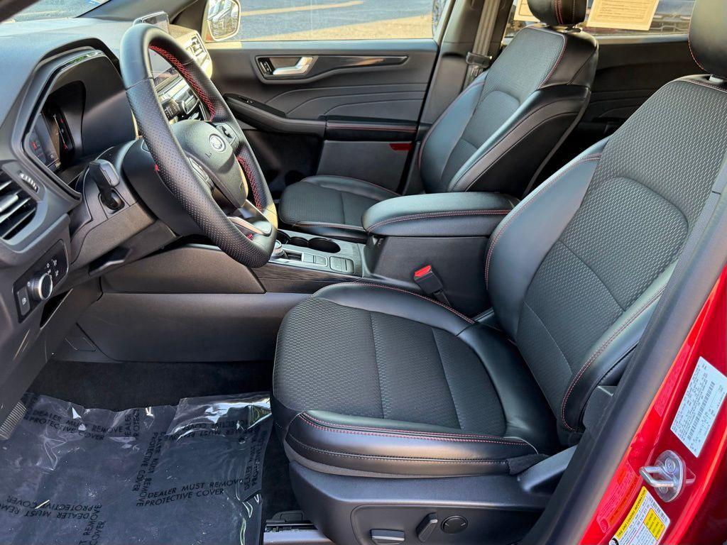 used 2025 Ford Escape car, priced at $30,995