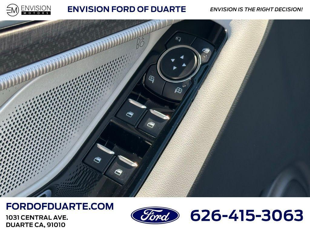 new 2025 Ford Explorer car, priced at $59,990