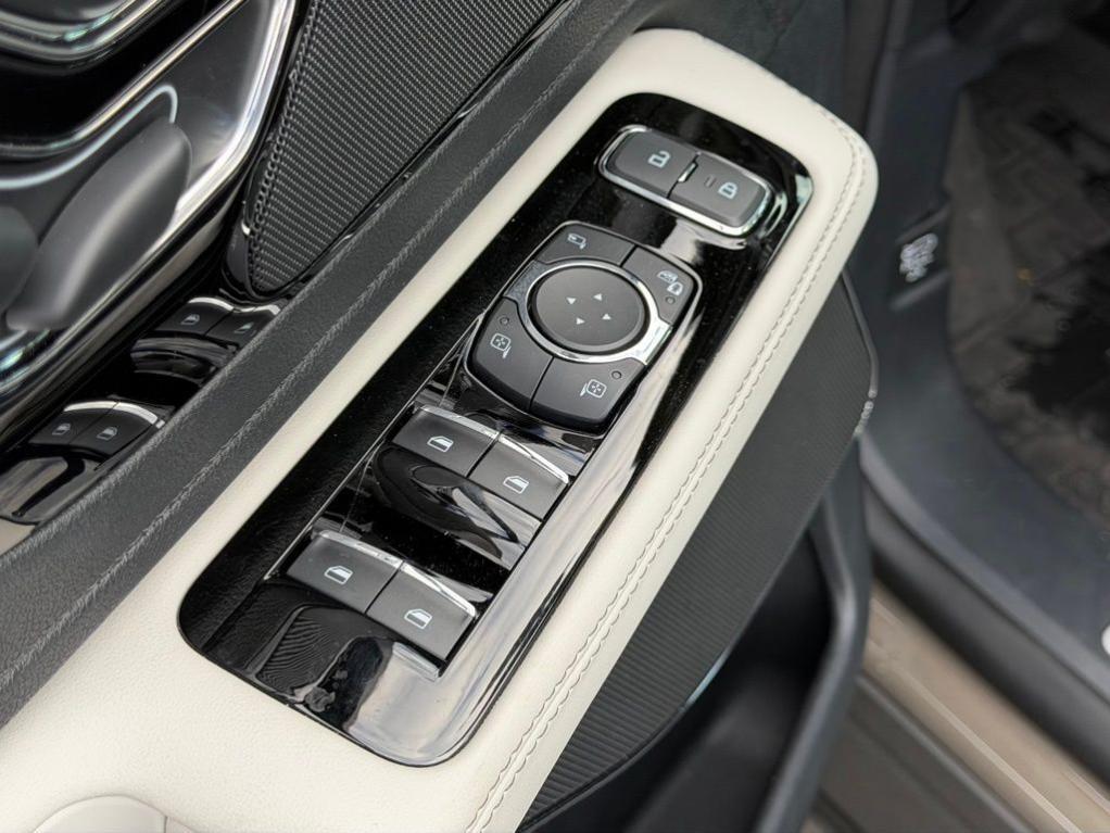 used 2025 Lincoln Aviator car, priced at $59,500