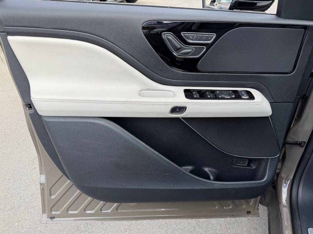 used 2025 Lincoln Aviator car, priced at $59,500