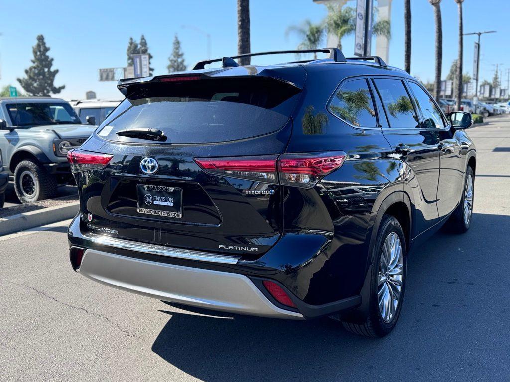 used 2023 Toyota Highlander Hybrid car, priced at $44,995