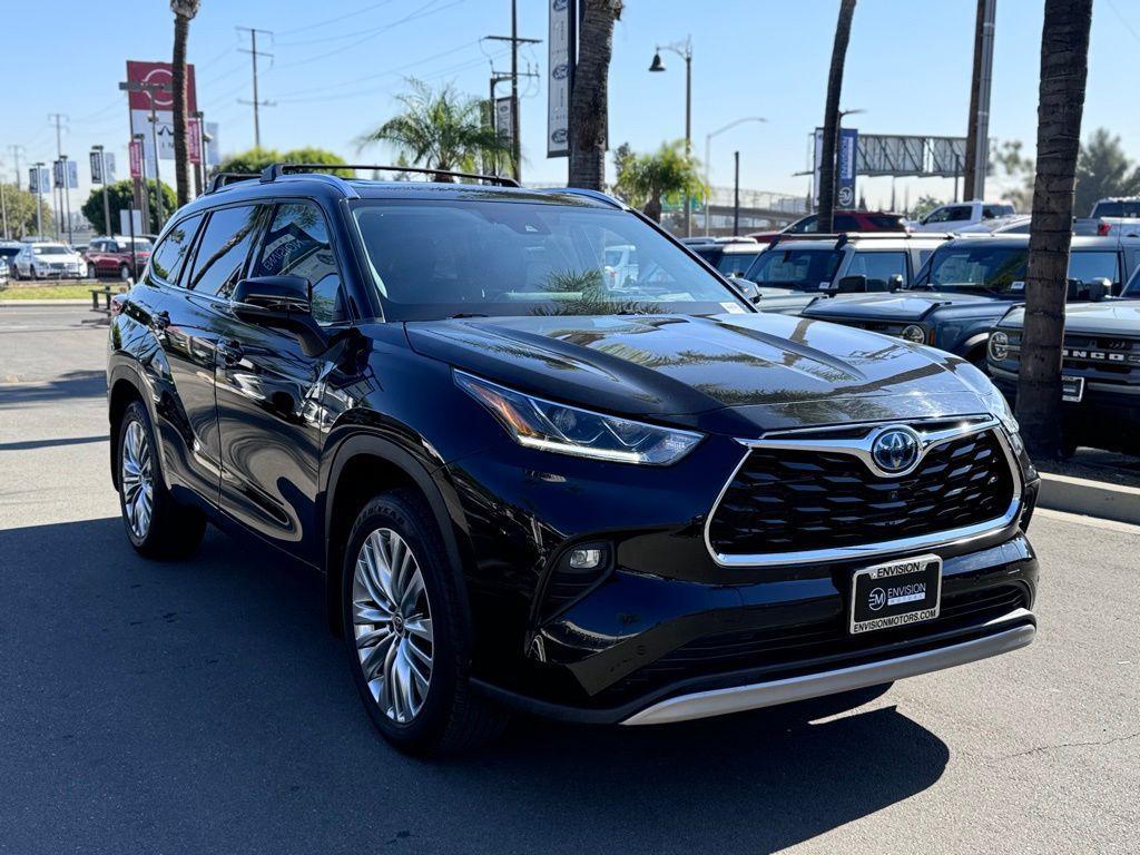 used 2023 Toyota Highlander Hybrid car, priced at $44,995