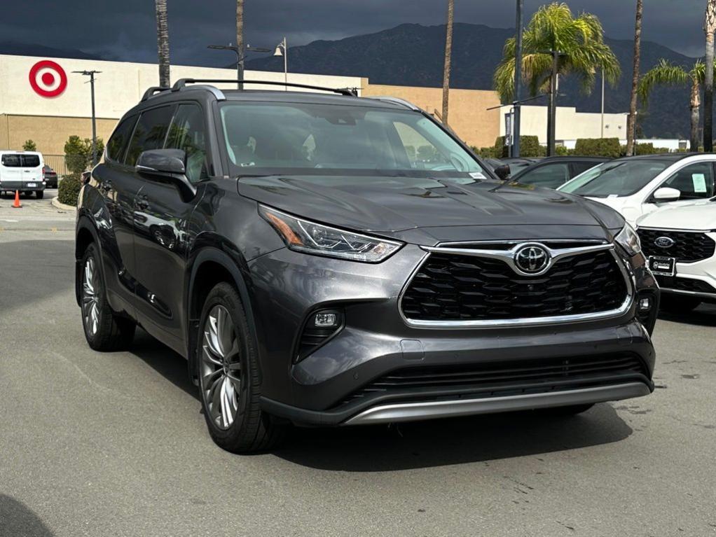 used 2022 Toyota Highlander car, priced at $42,995