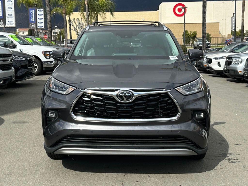 used 2022 Toyota Highlander car, priced at $42,995