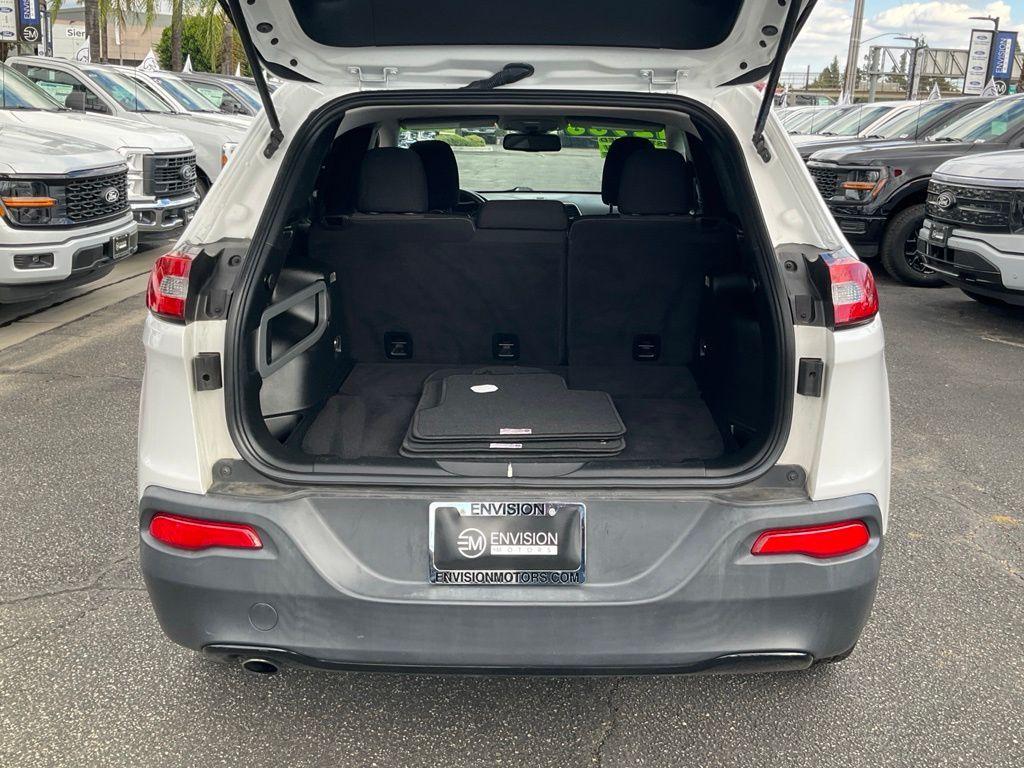 used 2018 Jeep Cherokee car, priced at $12,250