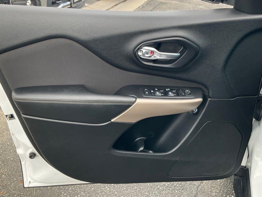 used 2018 Jeep Cherokee car, priced at $12,250