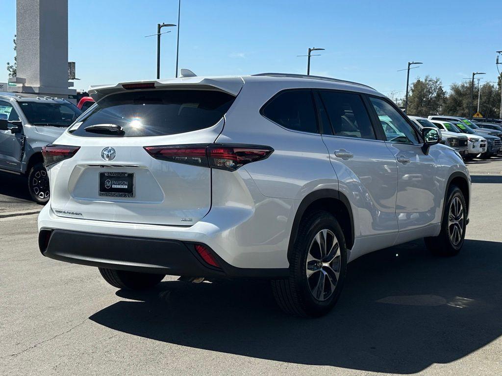 used 2024 Toyota Highlander car, priced at $43,995