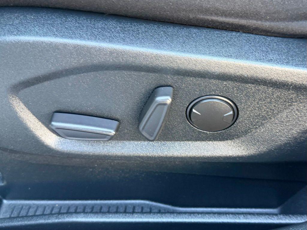 used 2020 Ford Edge car, priced at $17,888