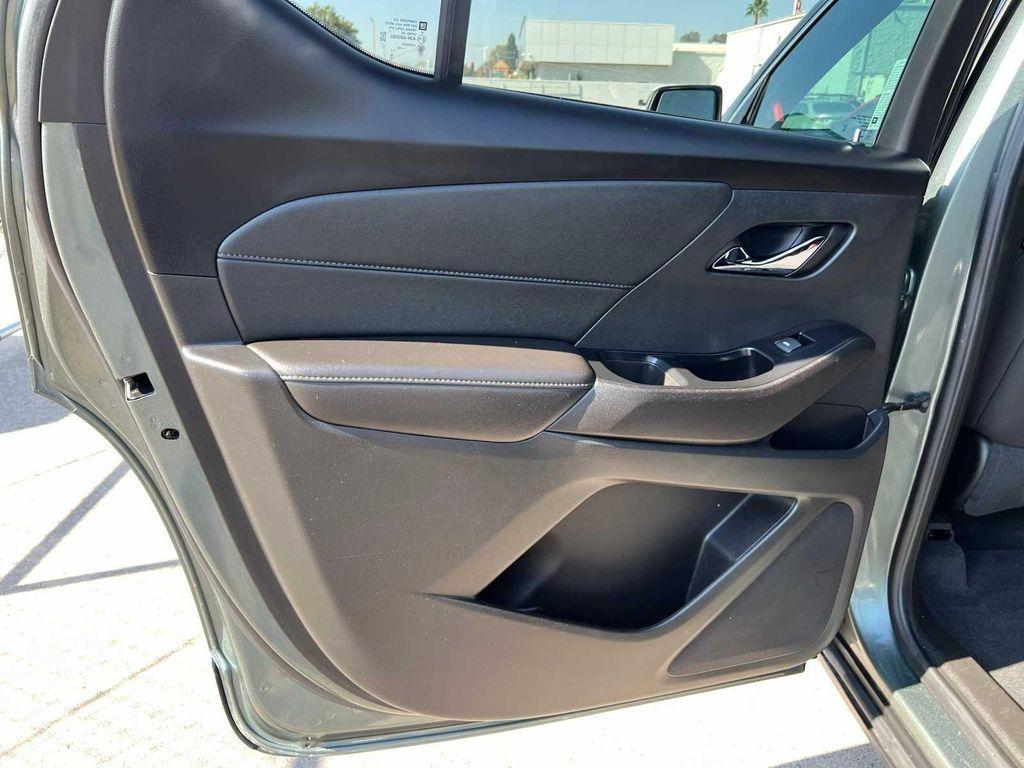 used 2023 Chevrolet Traverse car, priced at $28,899