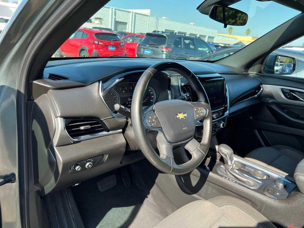 used 2023 Chevrolet Traverse car, priced at $28,899