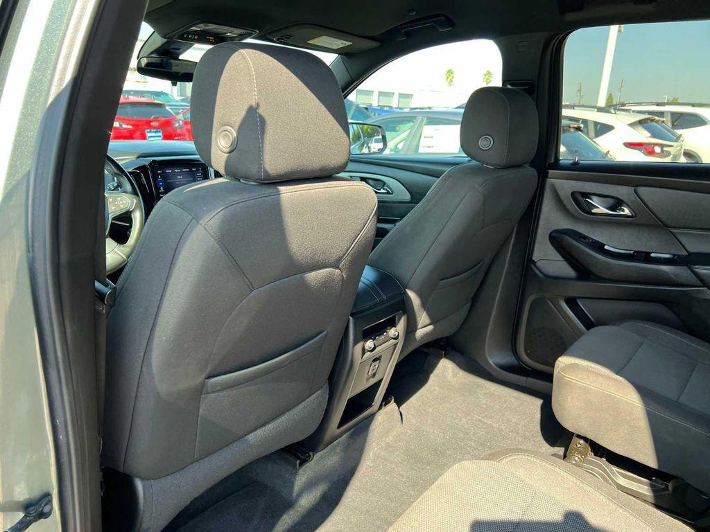 used 2023 Chevrolet Traverse car, priced at $28,899
