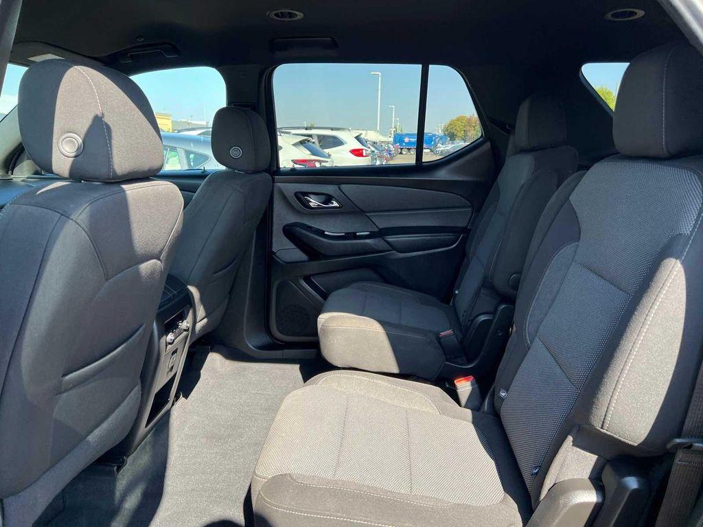 used 2023 Chevrolet Traverse car, priced at $28,899