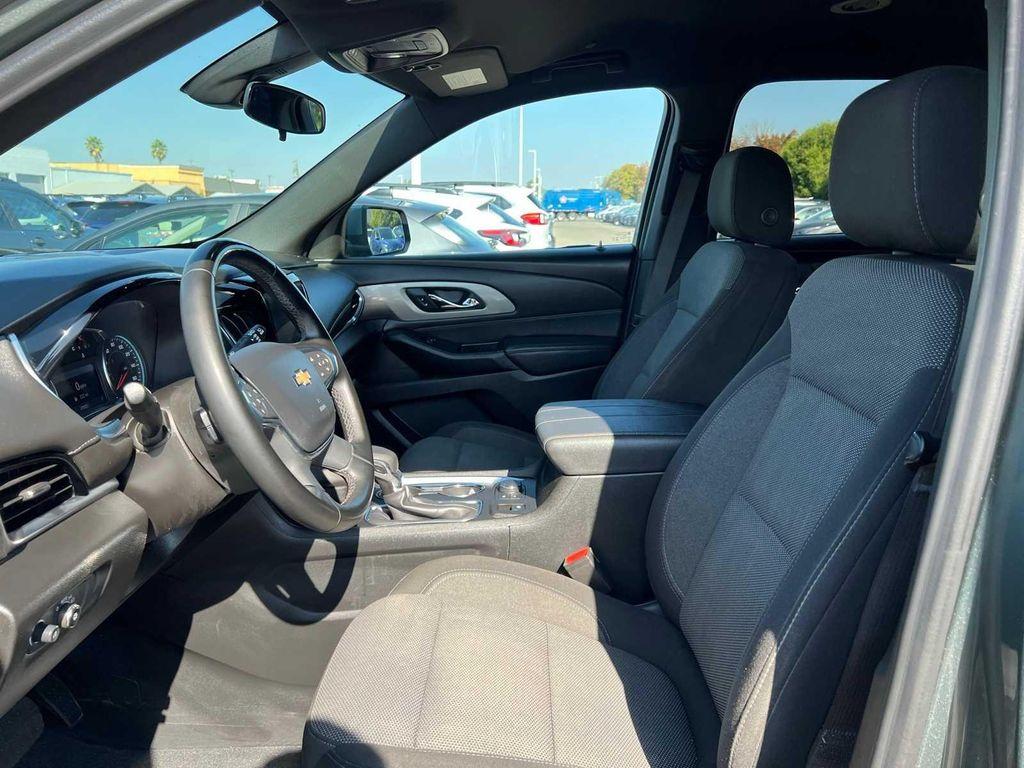 used 2023 Chevrolet Traverse car, priced at $28,899