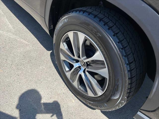 used 2022 Toyota Highlander car, priced at $32,949