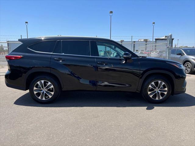 used 2022 Toyota Highlander car, priced at $32,949