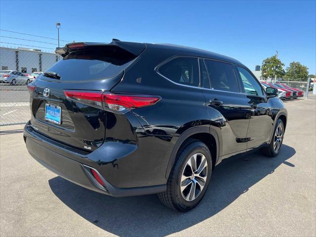 used 2022 Toyota Highlander car, priced at $32,949