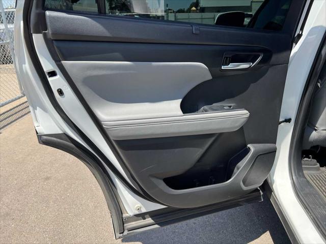 used 2021 Toyota Highlander car