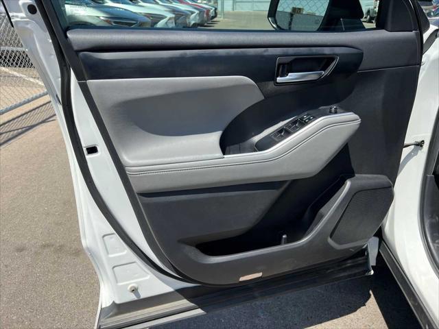 used 2021 Toyota Highlander car