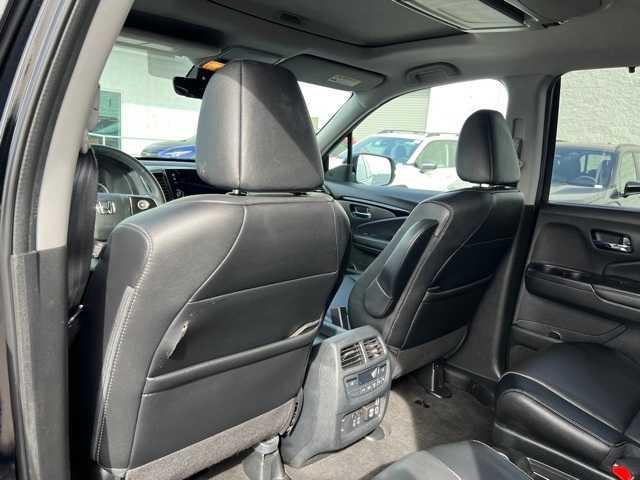 used 2022 Honda Pilot car, priced at $34,293