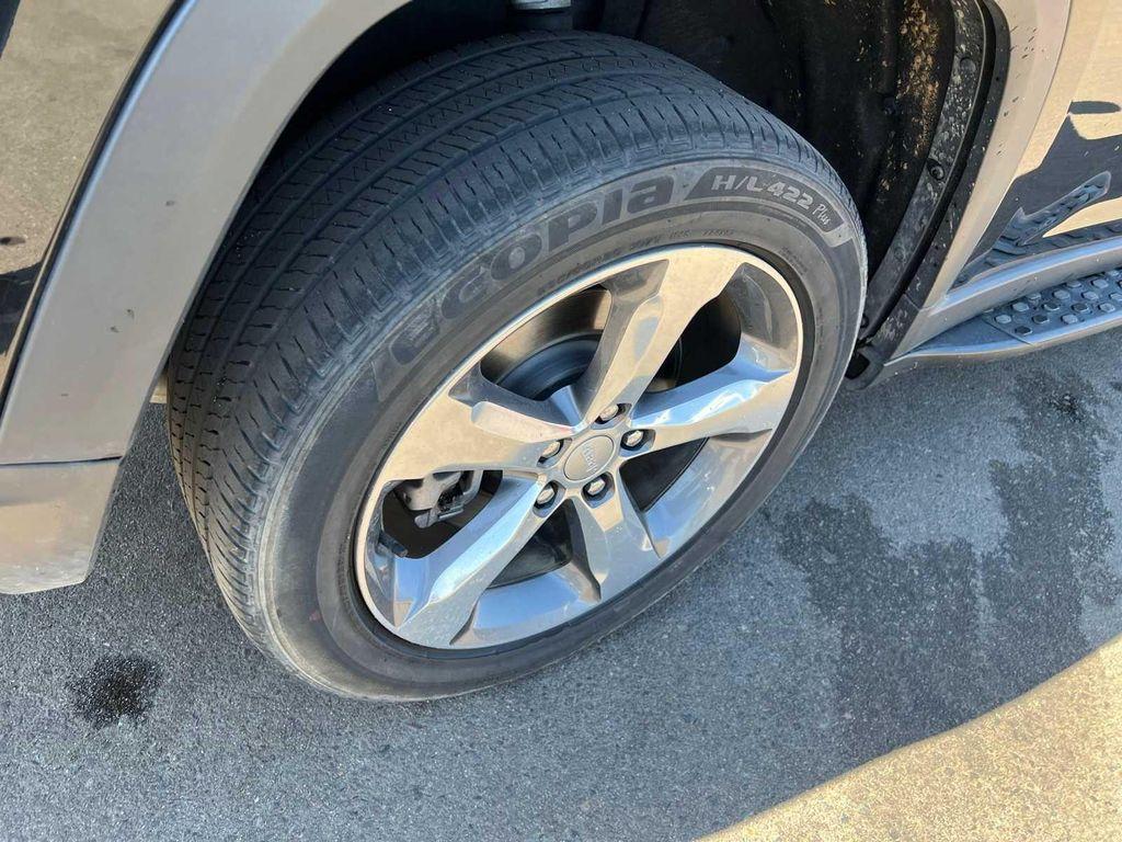 used 2021 Jeep Grand Cherokee L car, priced at $26,799