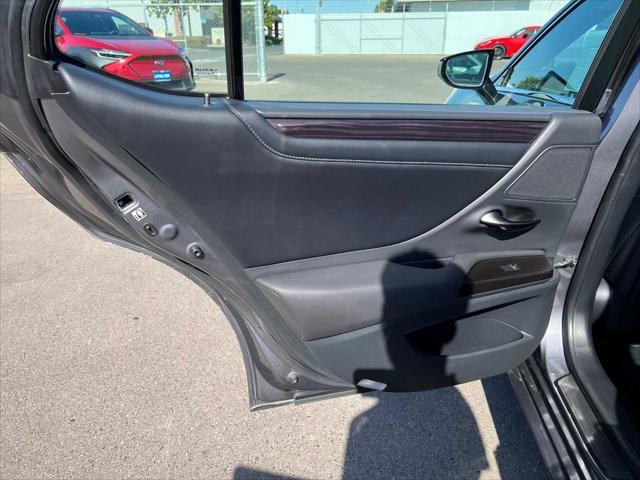 used 2019 Lexus ES 350 car, priced at $26,490