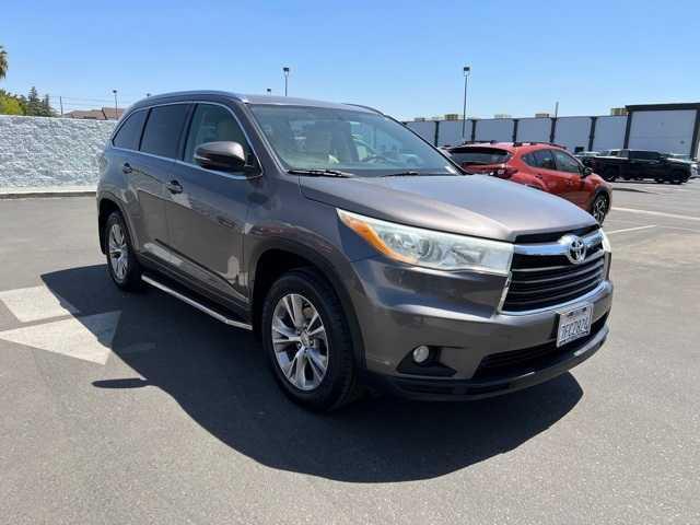 used 2014 Toyota Highlander car, priced at $18,235