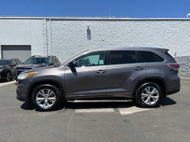 used 2014 Toyota Highlander car, priced at $18,235