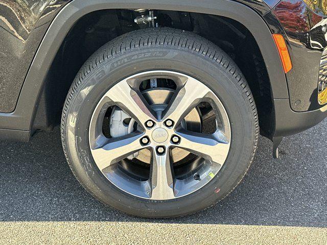 new 2025 Jeep Grand Cherokee car, priced at $42,560