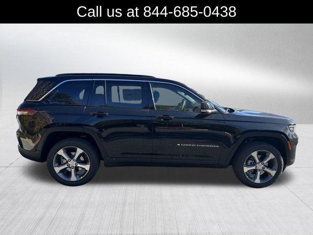 new 2025 Jeep Grand Cherokee car, priced at $42,560