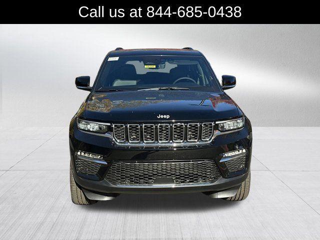 new 2025 Jeep Grand Cherokee car, priced at $42,560