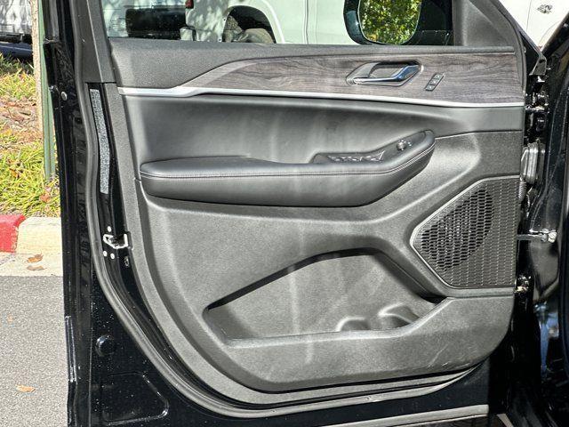 new 2025 Jeep Grand Cherokee car, priced at $42,560