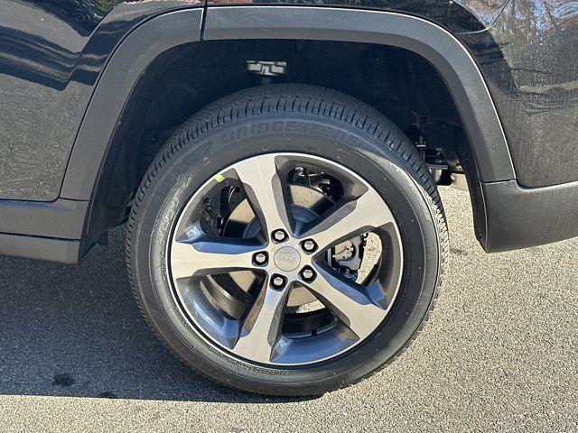 new 2025 Jeep Grand Cherokee car, priced at $42,560