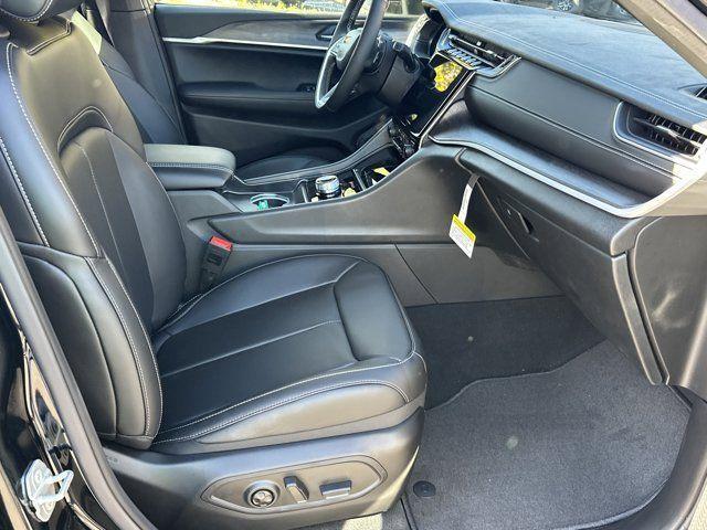 new 2025 Jeep Grand Cherokee car, priced at $42,560