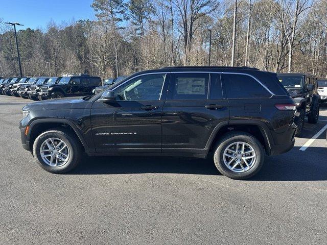 new 2025 Jeep Grand Cherokee car, priced at $40,175