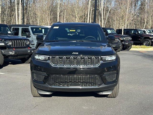 new 2025 Jeep Grand Cherokee car, priced at $40,175