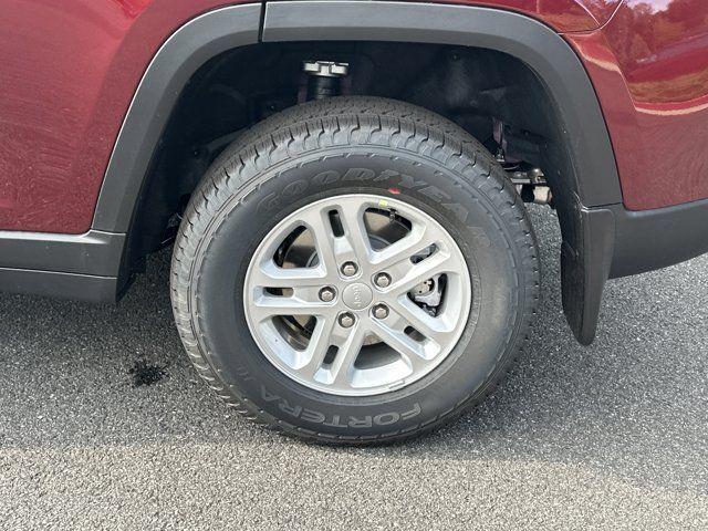 new 2025 Jeep Grand Cherokee car, priced at $29,991