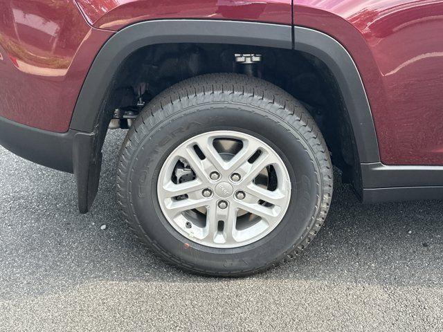 new 2025 Jeep Grand Cherokee car, priced at $29,991