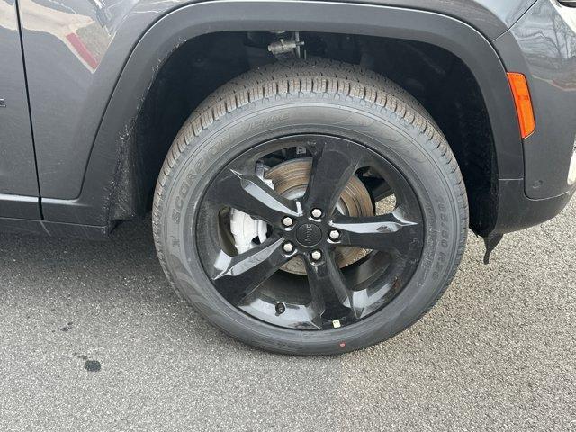 new 2025 Jeep Grand Cherokee car, priced at $44,460