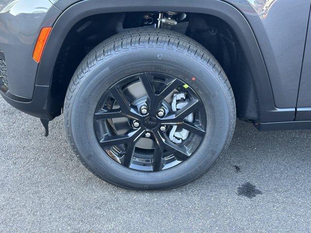 new 2025 Jeep Grand Cherokee L car, priced at $37,730