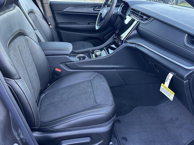 new 2025 Jeep Grand Cherokee L car, priced at $37,730