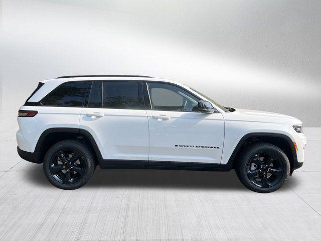 new 2025 Jeep Grand Cherokee car, priced at $45,940