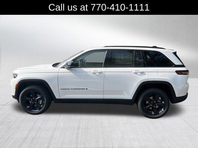 new 2025 Jeep Grand Cherokee car, priced at $45,940