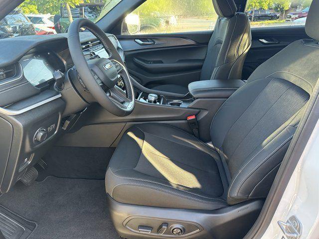 new 2025 Jeep Grand Cherokee L car, priced at $33,125