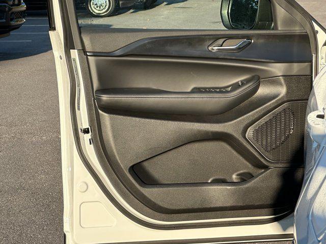 new 2025 Jeep Grand Cherokee L car, priced at $33,125